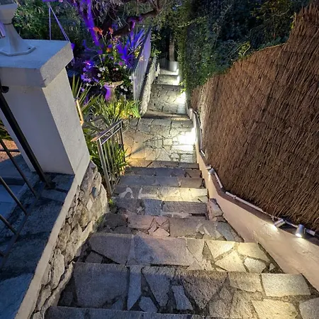 Le Mas D'Angeline - Vue Mer Jardin Commun Parking Voiture Obligatoire 10Min Voiture Monaco Route Etroite Pente Raide Croisement Limite Voir Photos - Sea View Shared Garden Parking Car Mandatory 10Min Car Monaco Narrow Steep Road Limited Passing See P Beausoleil Exterior photo