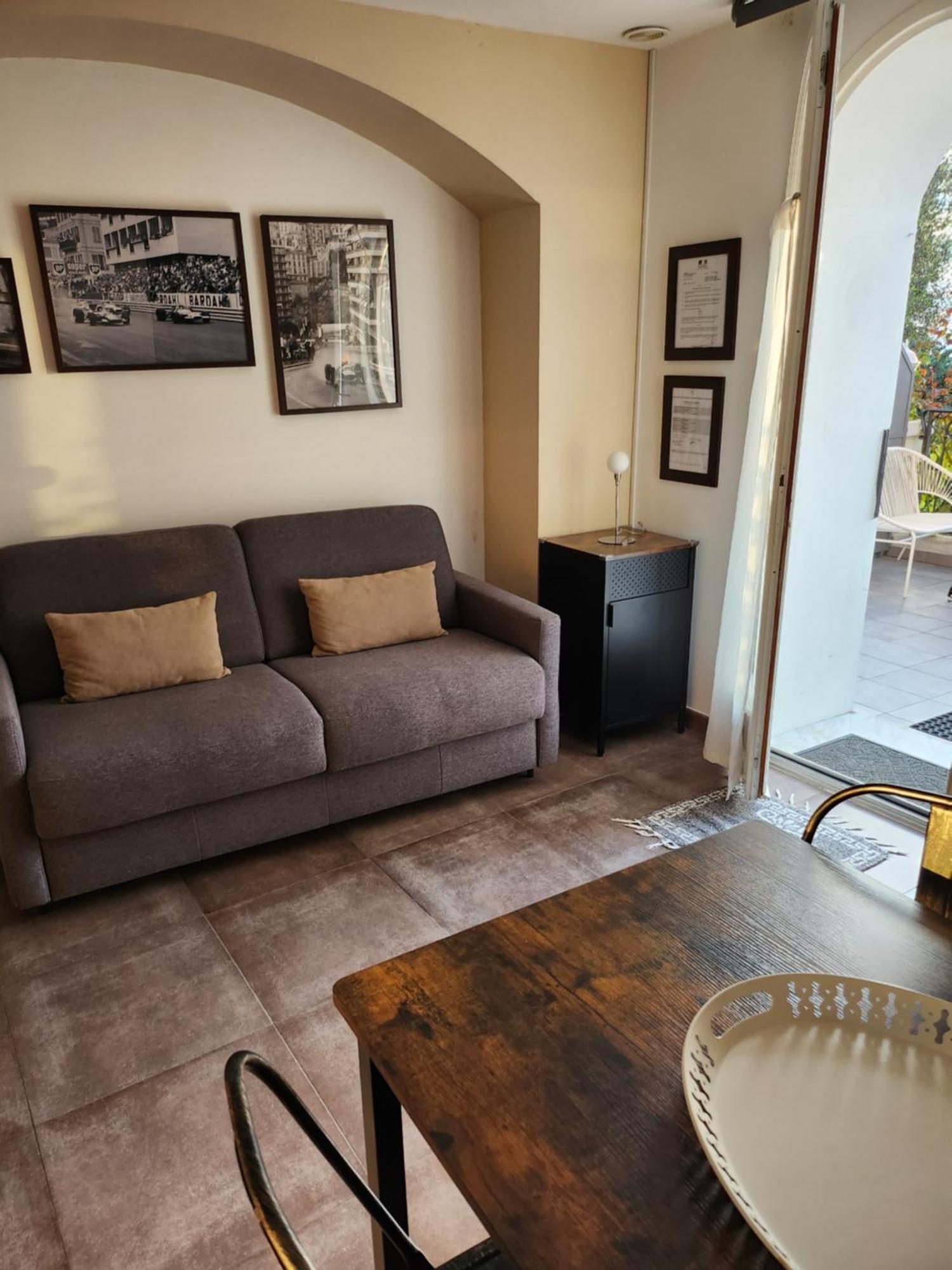 D'angeline Apartment