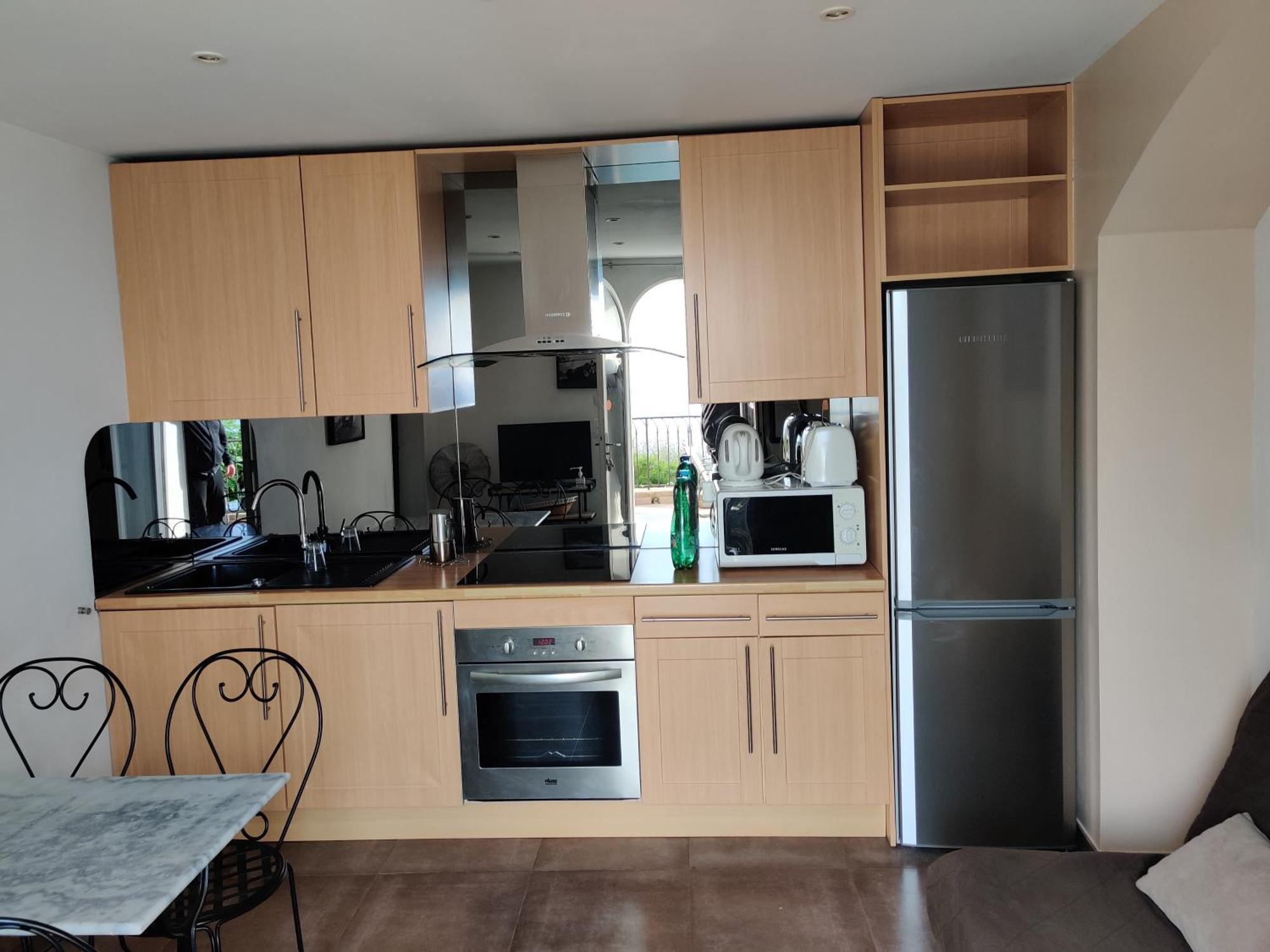 D'angeline - Vue Jardin Commun Parking Voiture Obligatoire 10min Voiture Monaco Route Etroite Pente Raide Croisement Limite Photos - Sea View Shared Garden Parking Car Mandatory 10min Car Monaco Narrow Steep Road Limited Passing P Apartment Beausoleil