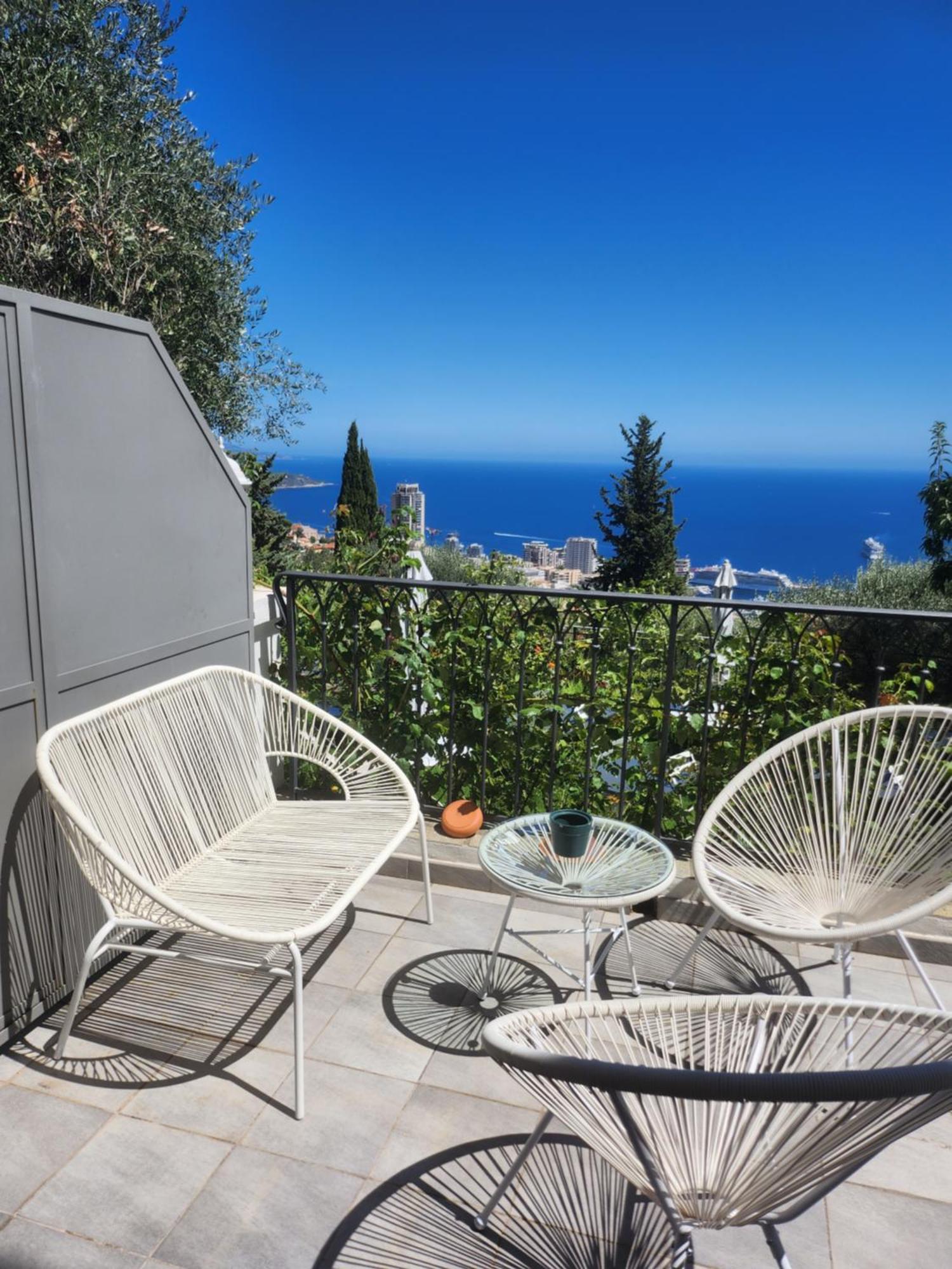 D'angeline - Vue Jardin Commun Parking Voiture Obligatoire 10min Voiture Monaco Route Etroite Pente Raide Croisement Limite Photos - Sea View Shared Garden Parking Car Mandatory 10min Car Monaco Narrow Steep Road Limited Passing P *