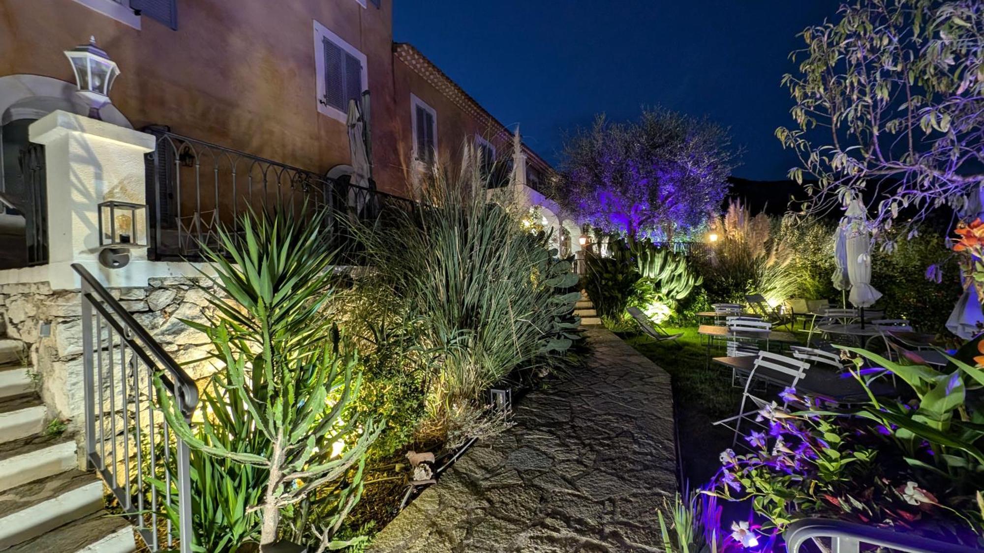 D'angeline - Vue Jardin Commun Parking Voiture Obligatoire 10min Voiture Monaco Route Etroite Pente Raide Croisement Limite Photos - Sea View Shared Garden Parking Car Mandatory 10min Car Monaco Narrow Steep Road Limited Passing P Beausoleil