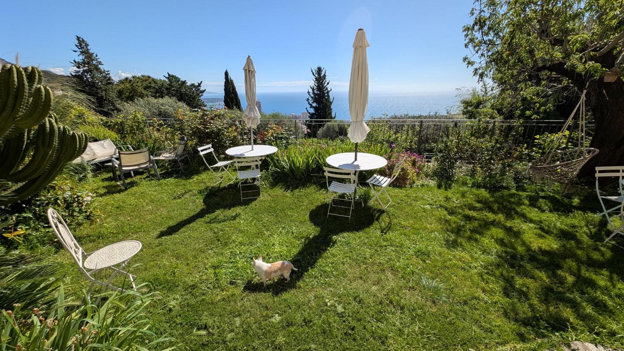 D'angeline - Vue Jardin Commun Parking Voiture Obligatoire 10min Voiture Monaco Route Etroite Pente Raide Croisement Limite Photos - Sea View Shared Garden Parking Car Mandatory 10min Car Monaco Narrow Steep Road Limited Passing P Apartment