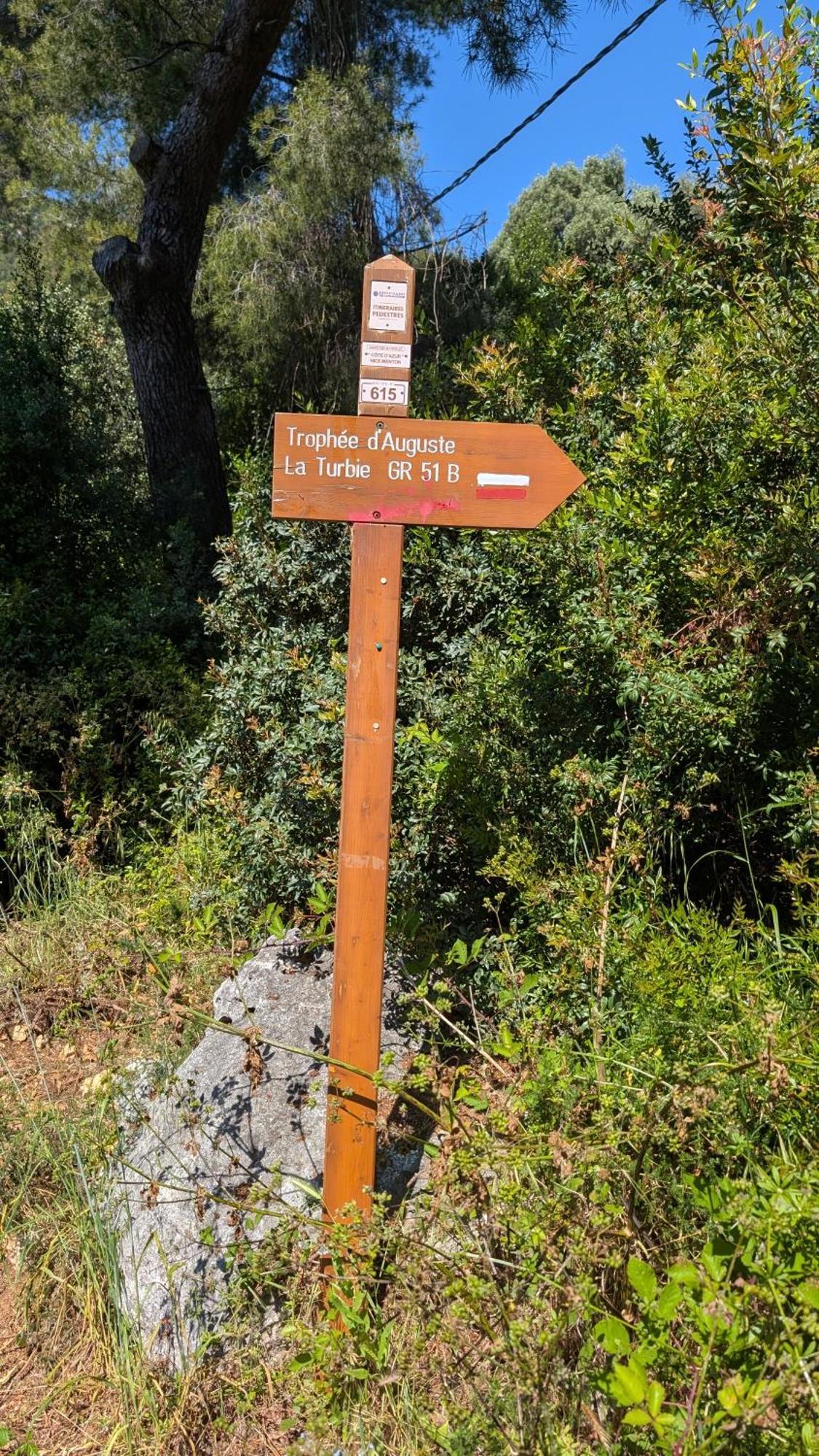 D'angeline - Vue Jardin Commun Parking Voiture Obligatoire 10min Voiture Monaco Route Etroite Pente Raide Croisement Limite Photos - Sea View Shared Garden Parking Car Mandatory 10min Car Monaco Narrow Steep Road Limited Passing P Apartment *